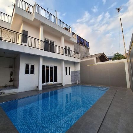 Villa Putih Cisarua Exterior photo