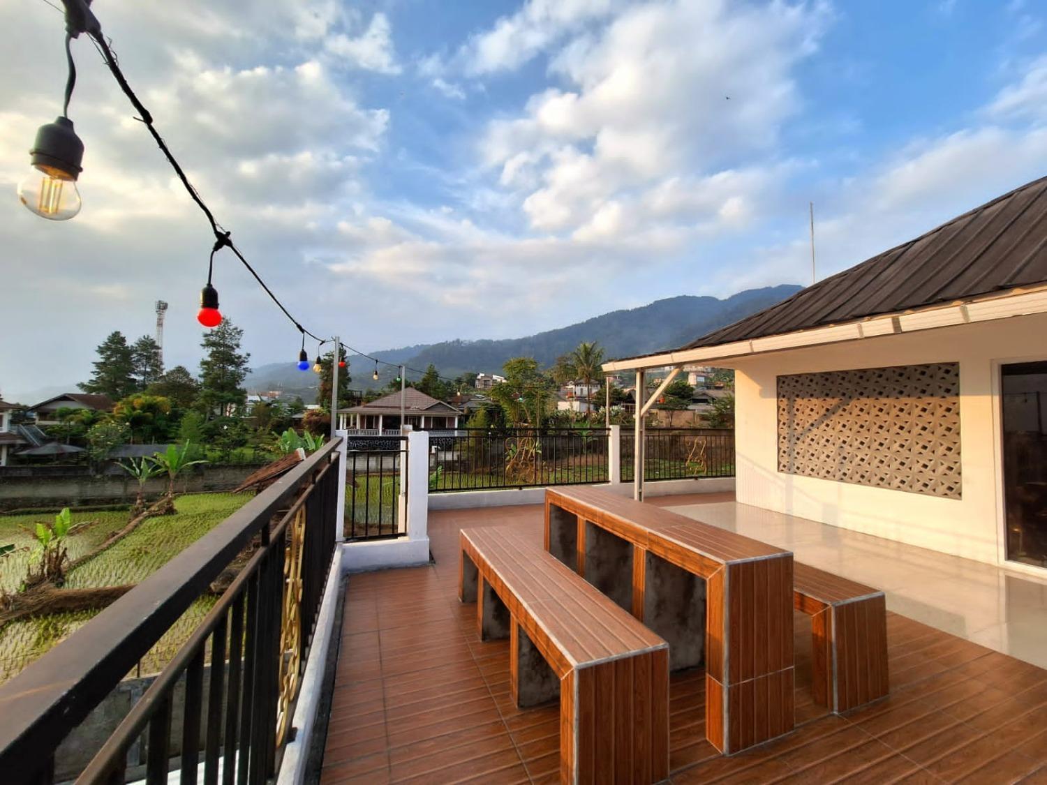 Villa Putih Cisarua Exterior photo
