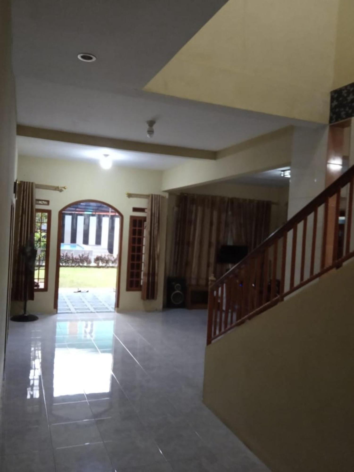 Villa Putih Cisarua Exterior photo